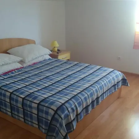 Apartment Leticia Makarska